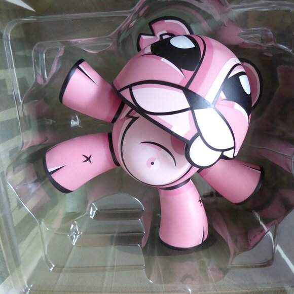 NEW 2006 6.5” LE 2800 KIDROBOT PINK TEETER DESIGNER ART URBAN VINYL FIGURE - Picture 5 of 12